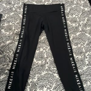 Large Women’s Nike Leggings